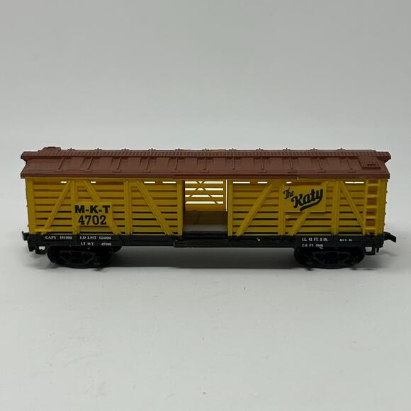 MKT The Katy HO Gauge Livestock Cattle Car Scale Model Train Life Like Yellow - Picture 2 of 8
